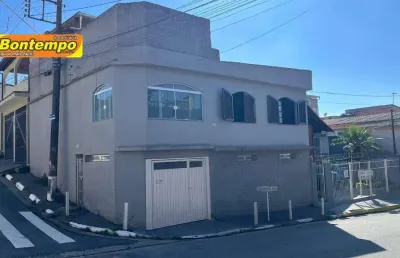 Casa com 3 dormitórios sendo 1 suíte e 2 vaga de garagem