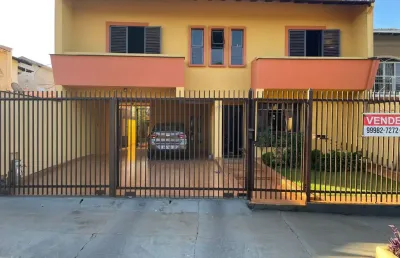 Sobrado para venda possui 271 metros quadrados com 4 quartos em brasília - londrina - pr