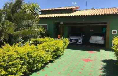 Casa para venda no presidente geisel com 3 quartos sendo 1 suíte, sala de 2 ambientes, 2 vagas de garagem