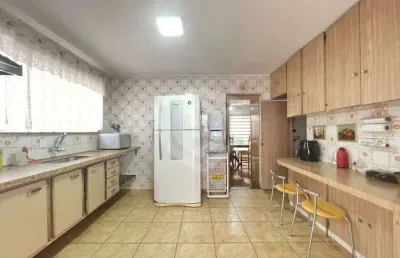 Casa centro da cidade | 4 quartos | 4 suites | 3 salas | 5 vagas