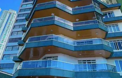Apartamento com 3 quartos para alugar na Avenida Atlântica, Centro, Balneário Camboriú