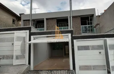 Descubra o conforto e a praticidade de morar em um sobrado espaçoso na vila alpina, são paulo! com 110m² de área útil, esta casa foi planejada para você, trazendo bem-estar em cada ambiente. são