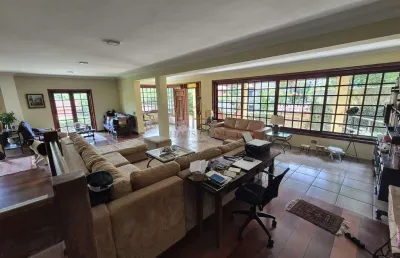 Casa à venda na granja viana, com 5 quartos, com 657.79 m²