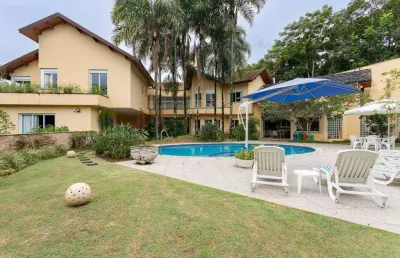 Casa para alugar em cotia, granja viana ii, com 5 quartos, com 825 m²