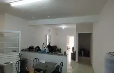 Sobrado com 150m², 2 dorm, 1 vaga, com piscina e área gourmet (aceita permuta) e