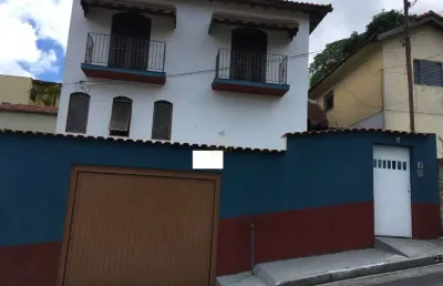 Sobrado com 247m², 3 dorm (1 suíte), 4 vagas, lavanderia e churrasqueira em baru