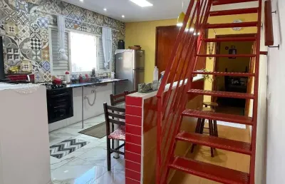 Casa com 325m², 3 dorms(2 suítes), 2 vagas, escritório e bem localizada no parqu