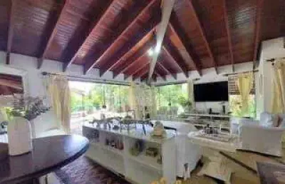 Casa com 370m², 4 dorm (3 suítes), 3 vagas em jandira/sp! suit (11) 94584-8250