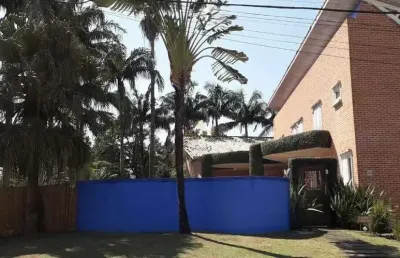 Alphaville 12 - casa com 500m², 4 vagas, 2 suítes, piscina, 6 banheiro, escritór