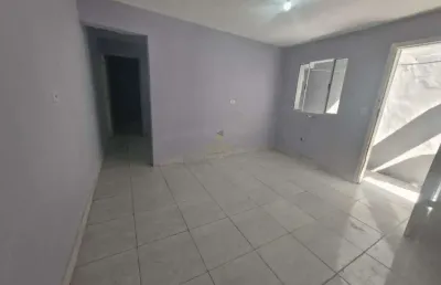 Casa com 3 cômodos para locação – r$ 1.200 barueri/sp (11) 94584-8250 whatsapp