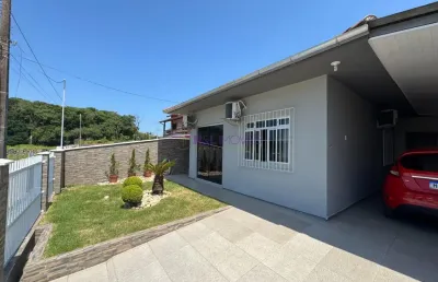 Casa com 3 quartos à venda na Rua Alentejo, Forquilhas, São José