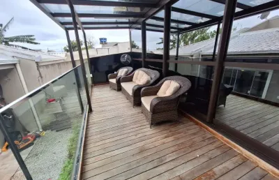 Casa com 3 quartos à venda na Travessa Zabelê, 155, Gralha Azul, Fazenda Rio Grande