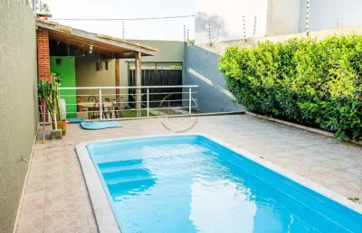 Espaçosa casa de 4 dormitórios na orla norte de porto seguro - 230m², 4 suítes, 5 banheiros - à venda e locação por r$990.000,00