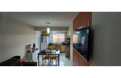 Casa com 2 quartos à venda no Jardim Aracy, Mauá 