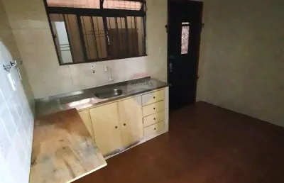 Casa com 2 quartos para alugar na Vila Bocaina, Mauá 