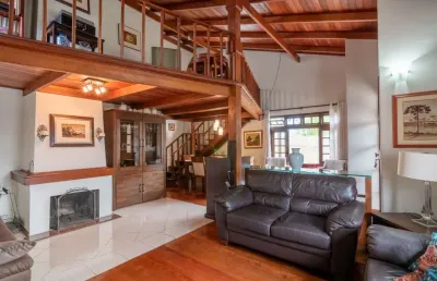 Casa com 4 quartos à venda na rua pedro nolasko pizzatto, 161, mercês, curitiba, 242 m2 por r$ 1.490.000