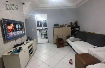 Sobrado a venda com duas suítes e duas vagas de garagem