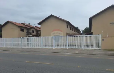 Casa em villagio a venda no centro de bertioga-sp, com 2 dormitórios.