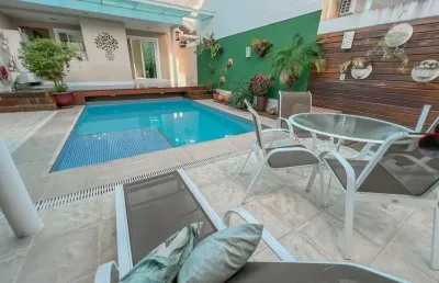 Casa linda próximo as melhores praias da região oceânica