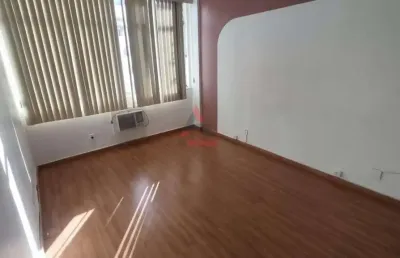 Excelente sala comercial no centro de juiz de fora com móveis!
