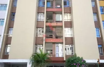 Amplo e ensolarado apartamento de 3 quartos com suíte e garagem no centro de juiz de fora!