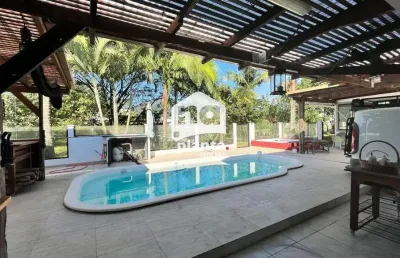 Casa em condomínio à venda no bairro sul do rio em santo amaro da imperatriz-sc, com 3 quartos, 1 suíte, 4 vagas