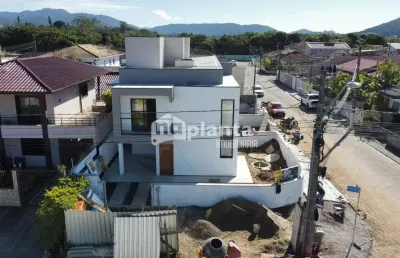 Sobrado à venda no bairro forquilhas em são josé-sc, com 3 quartos, 1 suíte, 2 vagas