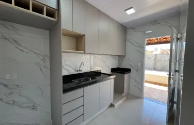 Linda casa reformada no bairro jardim panorâmico, boa localização