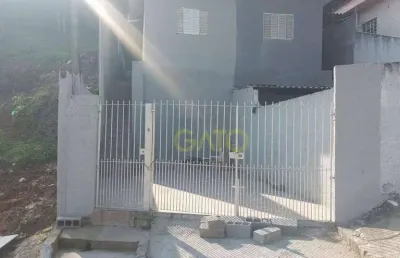 Casa com 2 quartos para alugar na Avenida Pedro Celestino Leite Penteado, Santa Terezinha (Jordanésia), Cajamar