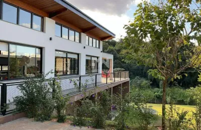 Casa à venda no condomínio vale da santa fé em vinhedo - sp