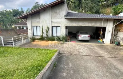 Casa | ilha da figueira | 3 quartos (1 suíte) | 186m²