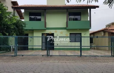 Imóvel com 5 apartamentos + casa em mesmo terreno - á venda - centro - bombinhas/sc