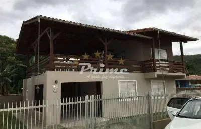 Casa á venda - apenas 90m da praia de zimbros - bombinhas/sc