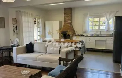 Casa á venda de 3 dormitórios no bairro bombas - bombinhas/sc