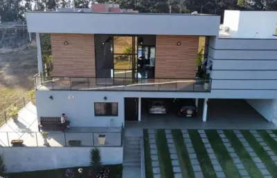 Espetacular casa com 5 dormitorios suite master com closet hidroa venda com piscina no condominio colinas de inhandjara em itupeva sp