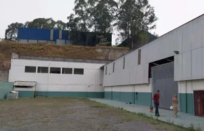 Galpão comercial à venda - 700m² de àrea construída + 1000m² de pátio - santana de parnaíba