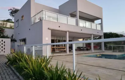 Oportunidade única: linda casa com hidromassagem e ampla àrea!