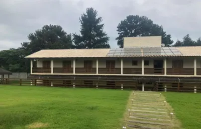 Pousada com 16 apartamentos (suítes) espaço gourmet com churrasqueira, forno de pizza salão de festas com cozinha industrial piscina canil casa sede e de caseiro pousada a venda no bairro do pinhal em