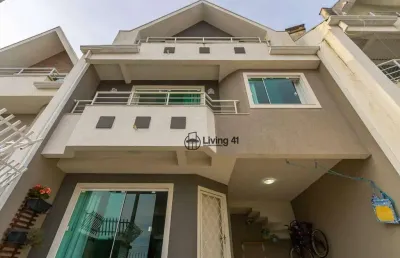 Casa em condomínio fechado com 3 quartos à venda na Rua Vitório Sbalqueiro, 403, Vista Alegre, Curitiba