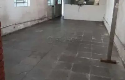 Ótimo ponto comercial, galpão localizado no centro de jacareí, ao lado da prefeitura.