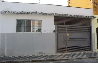 Casa 04 dormitórios sendo 02 suites - centro jacareí sp