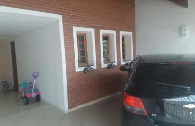 Casa com 3 quartos à venda no Parque Brasil, Jacareí 