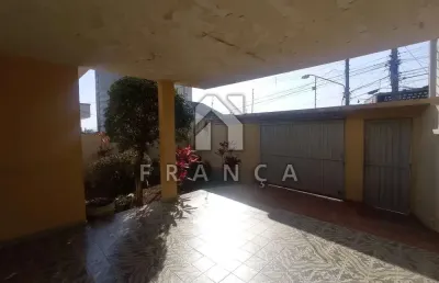 Casa tres domritorios sendo 02 suite - centro jacareí sp