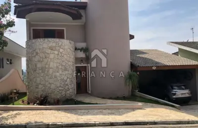 Casa em condominio com 03 suites - jardim coleginho jacarei sp