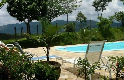 Chacara com casa com vista definitiva, alto da montanha!
