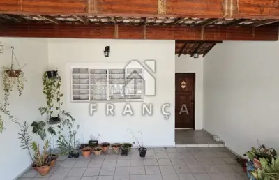 Casa com 2 quartos à venda na Vila Pinheiro, Jacareí 