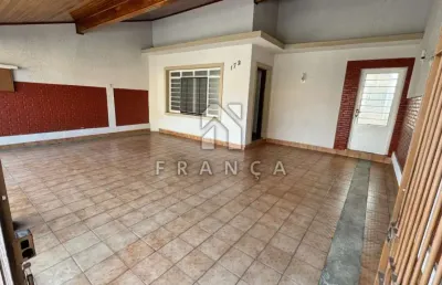 Casa com 3 quartos à venda no Jardim Jacinto, Jacareí 