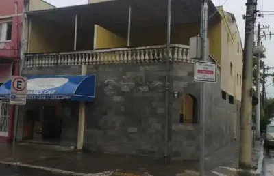 Prédio comercial e residencial, bem localizado, próximo a hospital e supermercado.