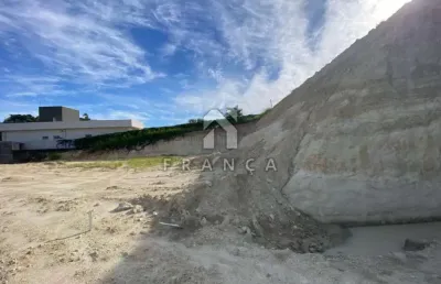 Excelente terreno em condômínio , 320 mil metros de área de preservação  localização:  * 6 minutos do centro de jacareí - sp * 3 minutos do supermercado shibata * 800 metros da rodovia dom pedro * 1.5