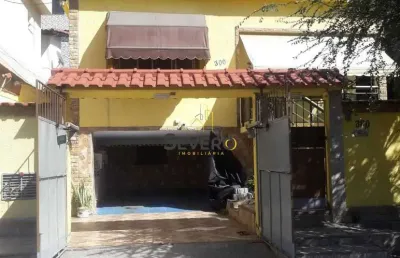 Casa com 4 quartos à venda na Rua Guarapari, 300, Trindade, São Gonçalo